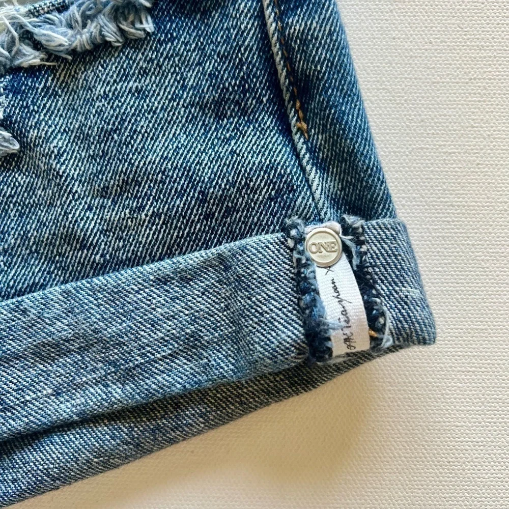 One Teaspoon x Free‎ People Women's 26 Jean Shorts Outlaws Distressed High Rise